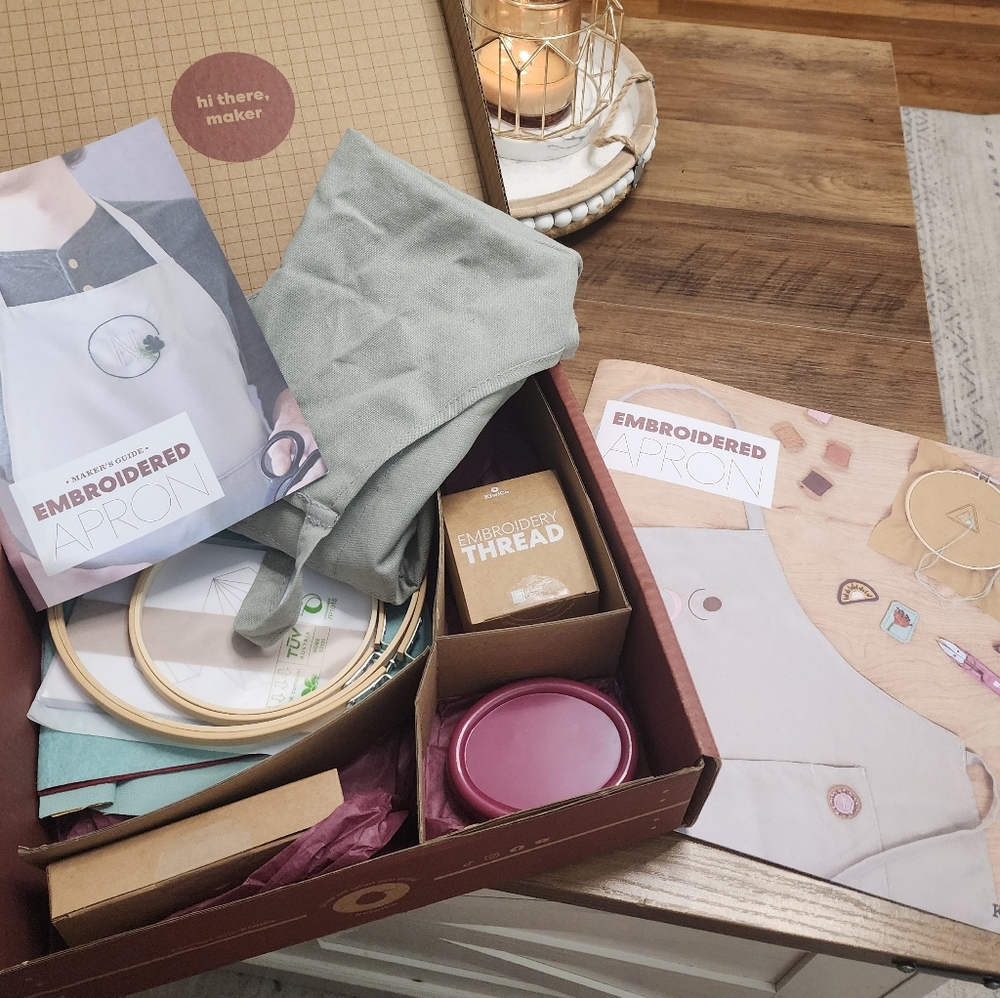 KiwiCo | Embroidered Apron Maker Crate Box